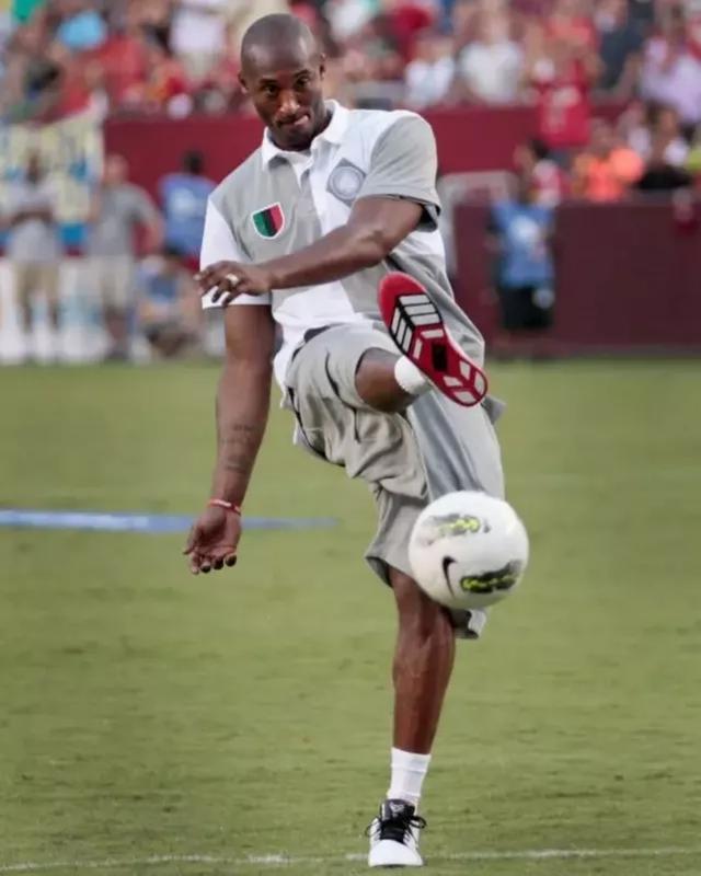 天空体育：曼联有意引进巴黎门将多纳鲁马（天空体育：曼联欲签巴黎门将多纳鲁马）