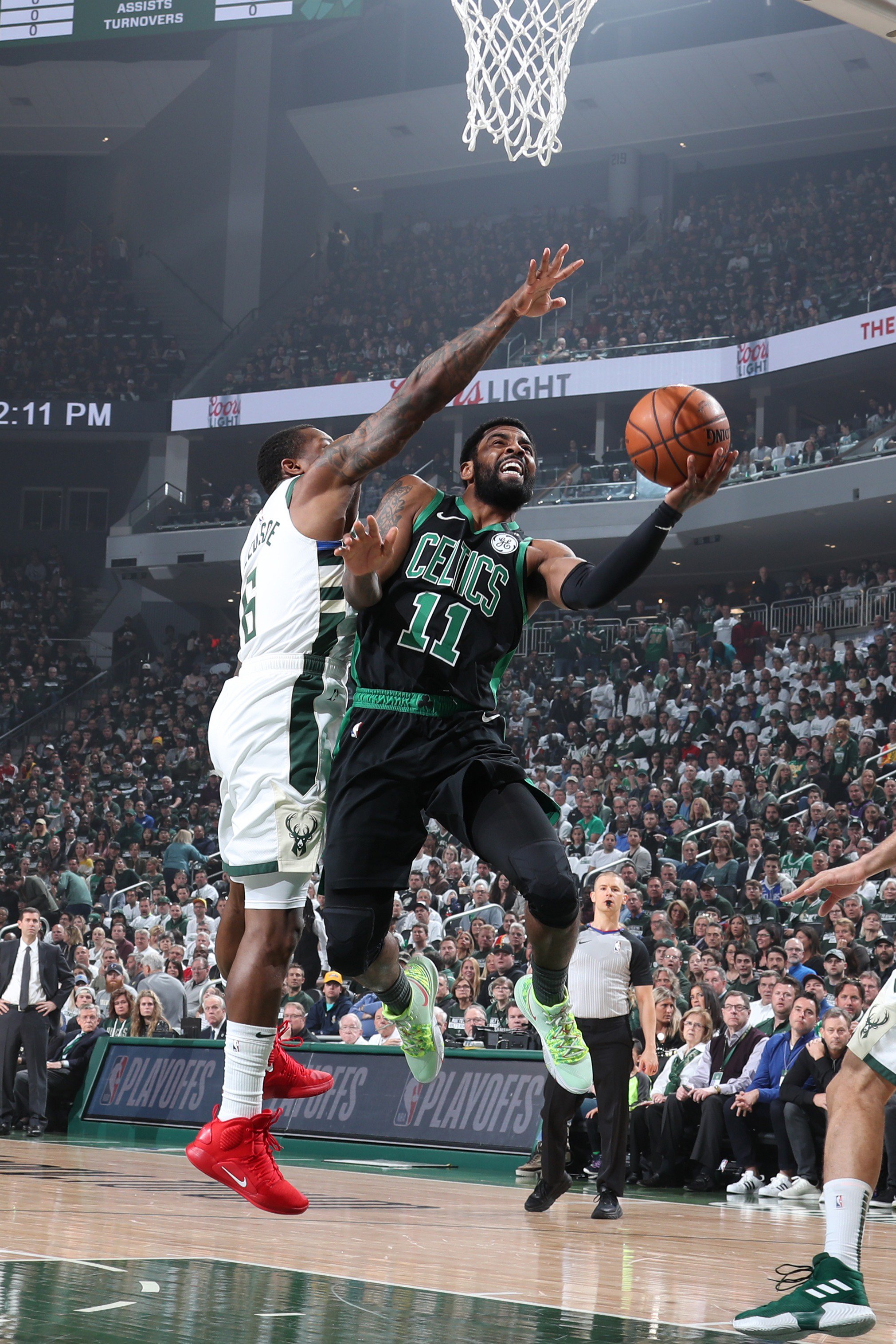 北京半场三分11中8，翟晓川&张才仁同砍11分（北京队半场三分11投8中，翟晓川与张才仁各得11分）