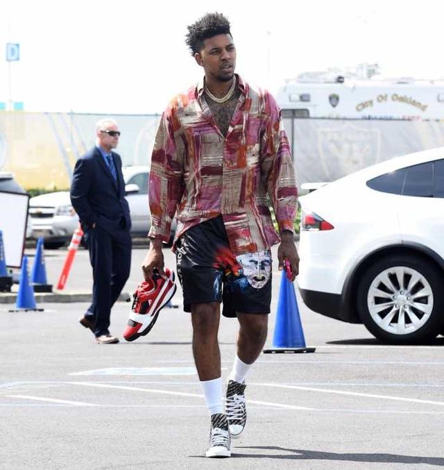 历年中超金靴：武磊34球傲视群雄，法比奥28球独享本赛季金靴（历届中超金靴盘点：武磊34球一骑绝尘，法比奥28球问鼎本季金靴）