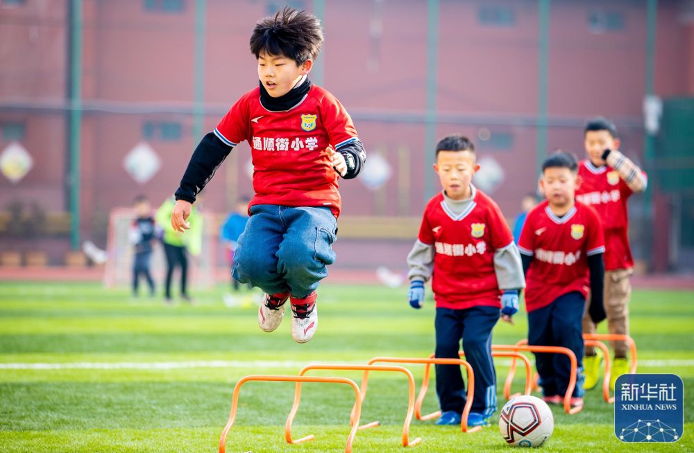 苏比门迪：和赖斯并肩作战激励我进步；非常感激阿隆索的教导（苏比门迪：与赖斯并肩激励我提升，感谢阿隆索的指导）