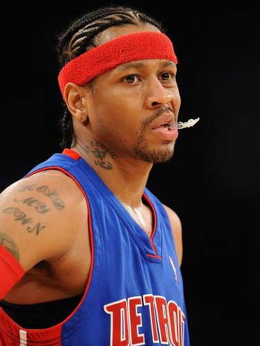 李嗣镕：大家都没想到我首秀进球，下来都恭喜我（李嗣镕：首秀破门出乎意料，赛后大家纷纷恭喜我）